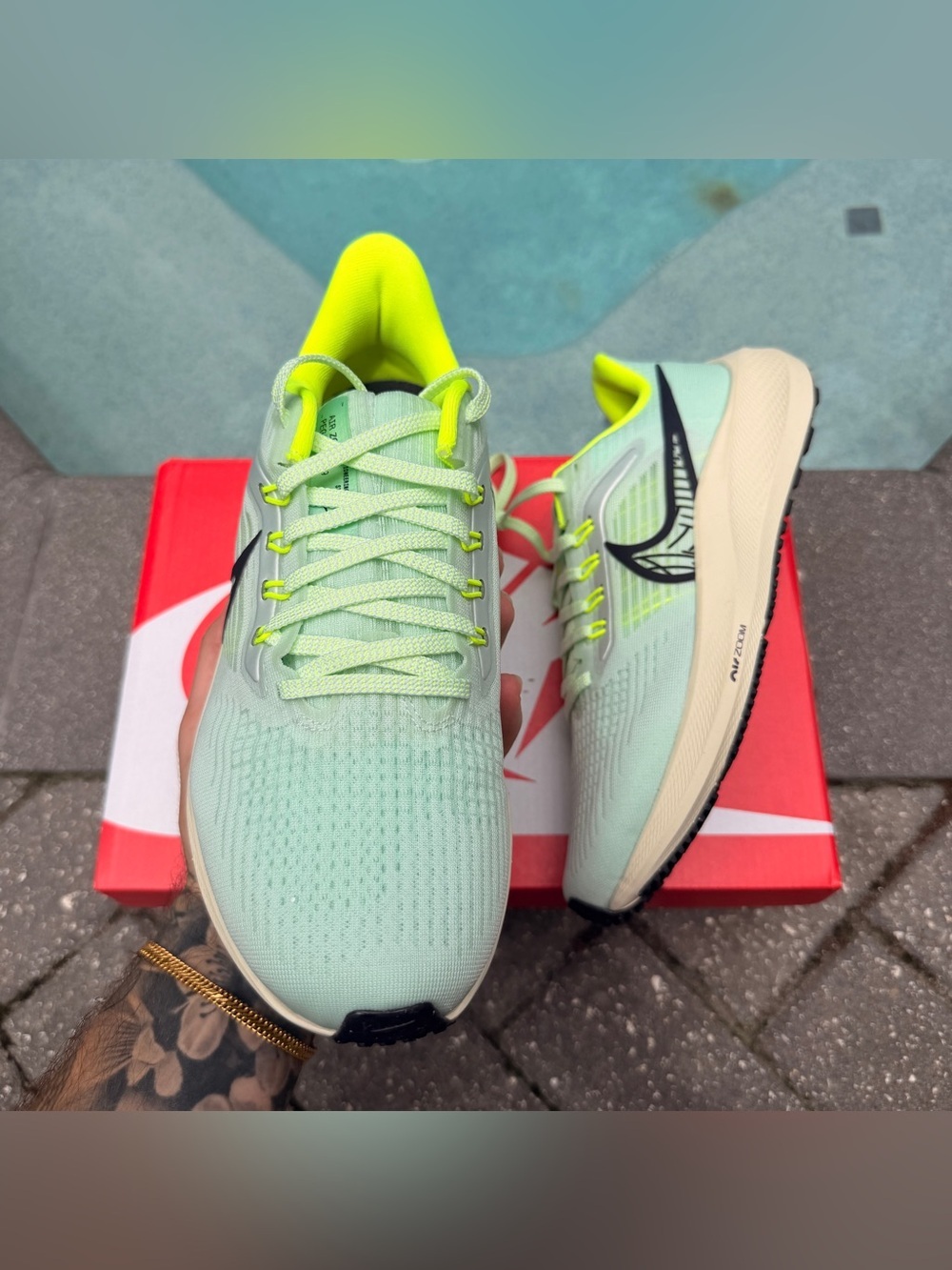 NIKE MEN'S AIR ZOOM PEGASUS 39 SHOES GREEN BLACK DH4071-301 - Picture 2 of 5